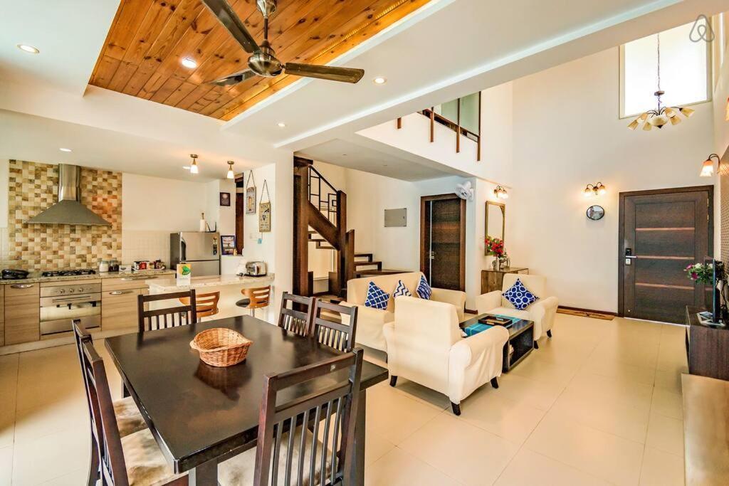 Ochre Villa- Luxury Property In Assagaon / Vagator Bagian luar foto