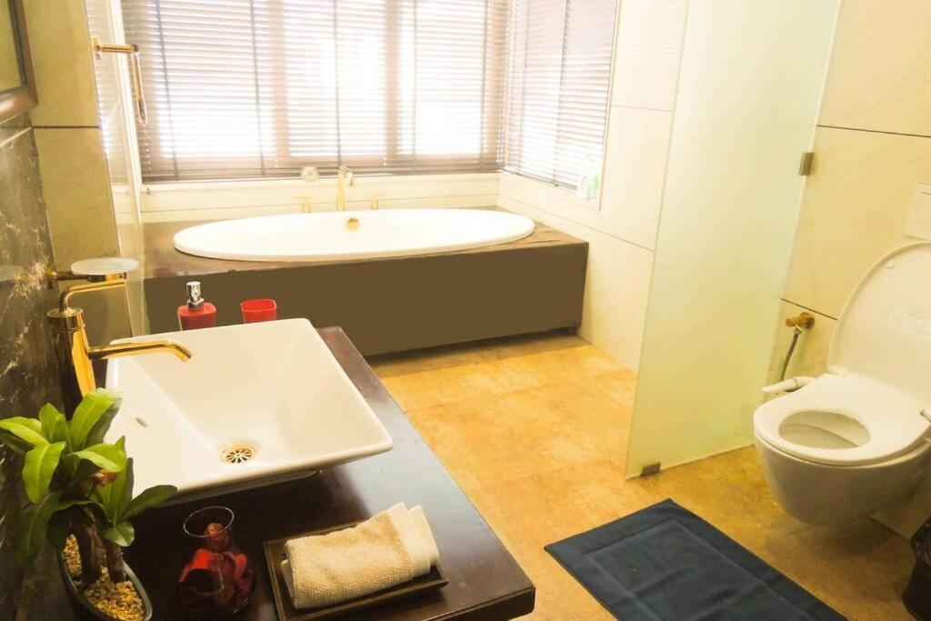 Ochre Villa- Luxury Property In Assagaon / Vagator Bagian luar foto